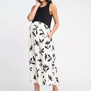 Elegant Black & White Bold Print Floral Maxi Maternity Dress with pockets